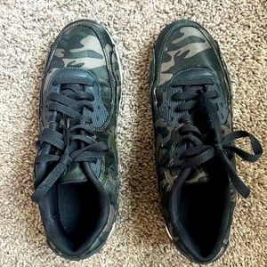 Nike Air Max Camo size 8